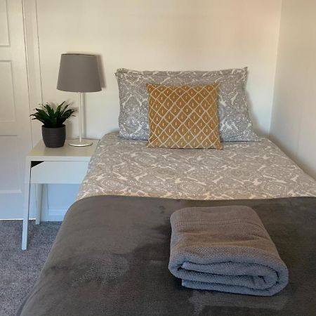 4 Bedroom House By Your Stay Solutions Short Lets & Serviced Accommodation Southampton With Terrace & Garden Εξωτερικό φωτογραφία
