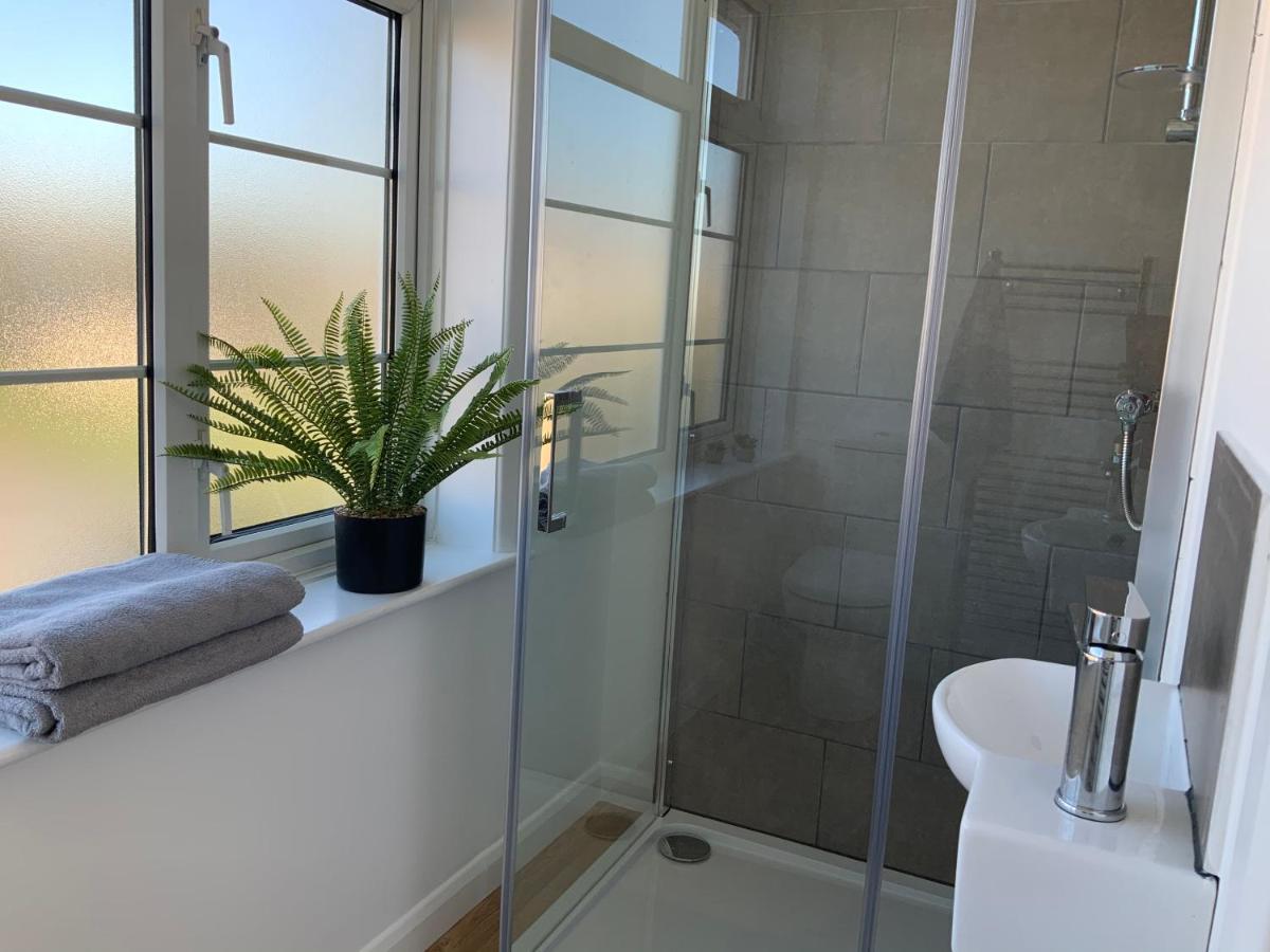 4 Bedroom House By Your Stay Solutions Short Lets & Serviced Accommodation Southampton With Terrace & Garden Εξωτερικό φωτογραφία