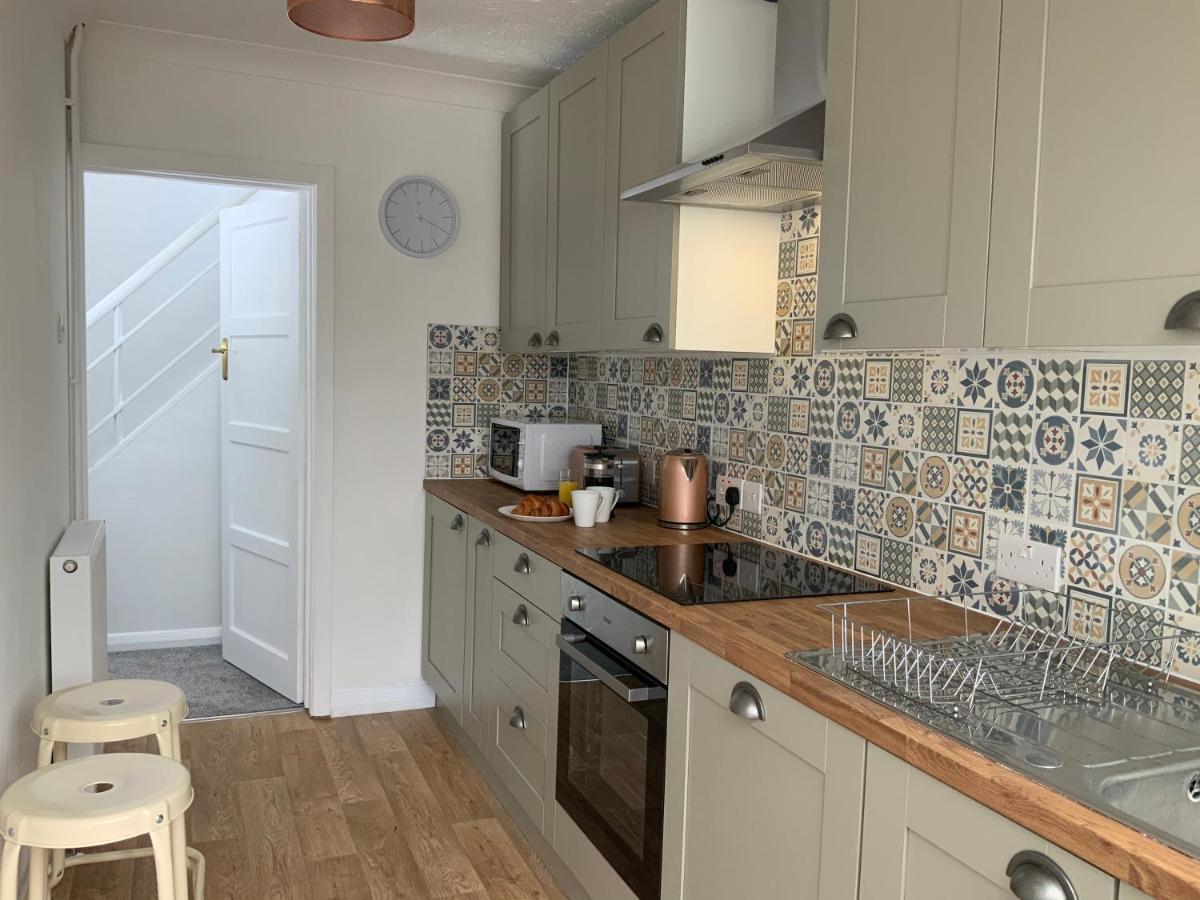 4 Bedroom House By Your Stay Solutions Short Lets & Serviced Accommodation Southampton With Terrace & Garden Εξωτερικό φωτογραφία