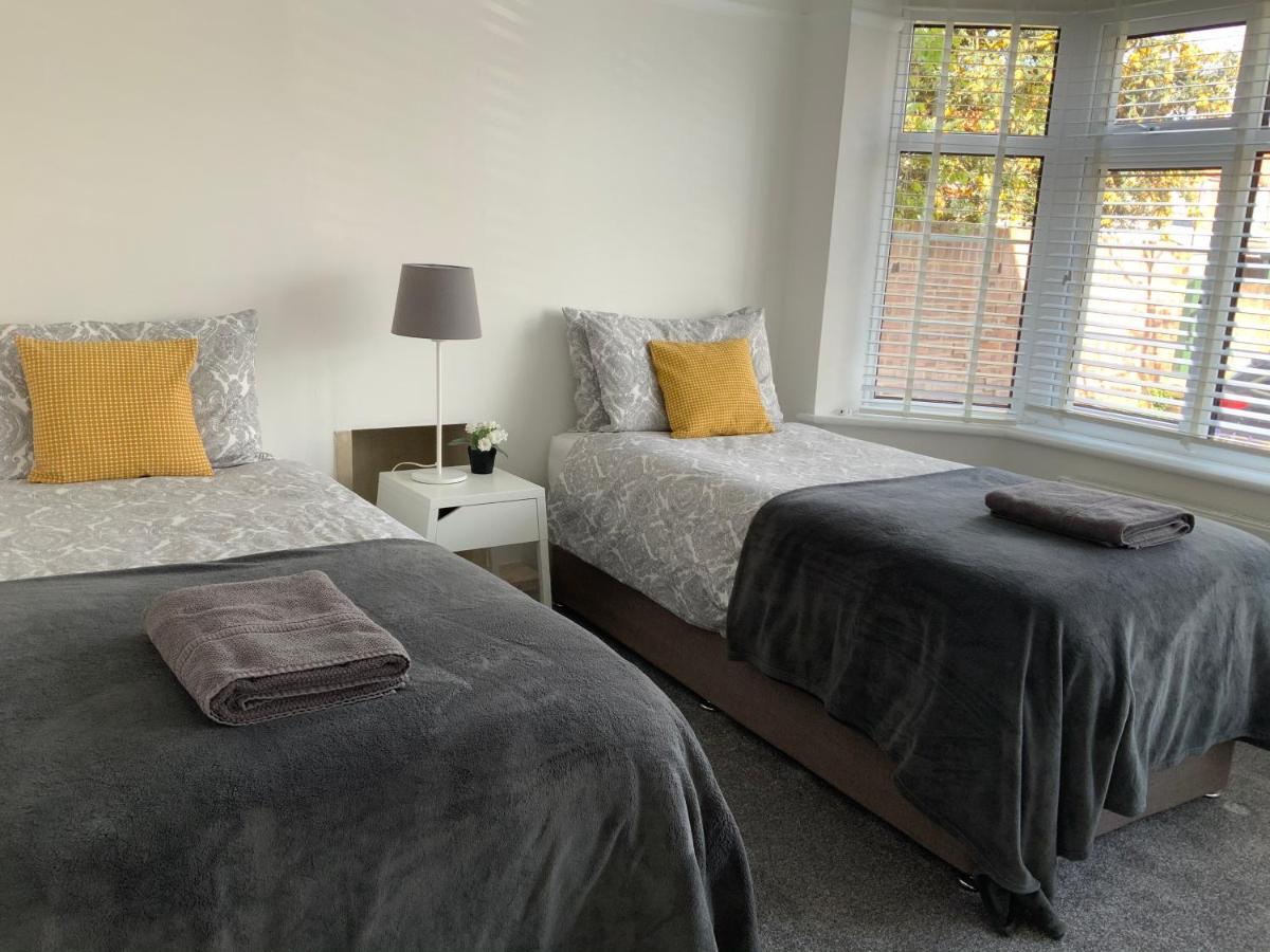 4 Bedroom House By Your Stay Solutions Short Lets & Serviced Accommodation Southampton With Terrace & Garden Εξωτερικό φωτογραφία