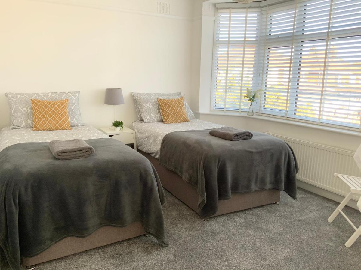 4 Bedroom House By Your Stay Solutions Short Lets & Serviced Accommodation Southampton With Terrace & Garden Εξωτερικό φωτογραφία