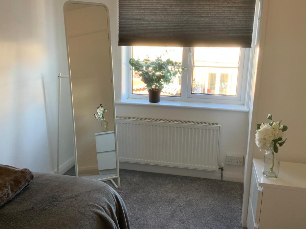 4 Bedroom House By Your Stay Solutions Short Lets & Serviced Accommodation Southampton With Terrace & Garden Εξωτερικό φωτογραφία