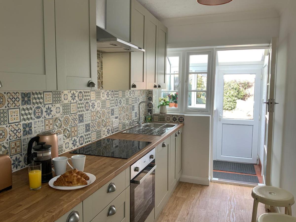 4 Bedroom House By Your Stay Solutions Short Lets & Serviced Accommodation Southampton With Terrace & Garden Εξωτερικό φωτογραφία