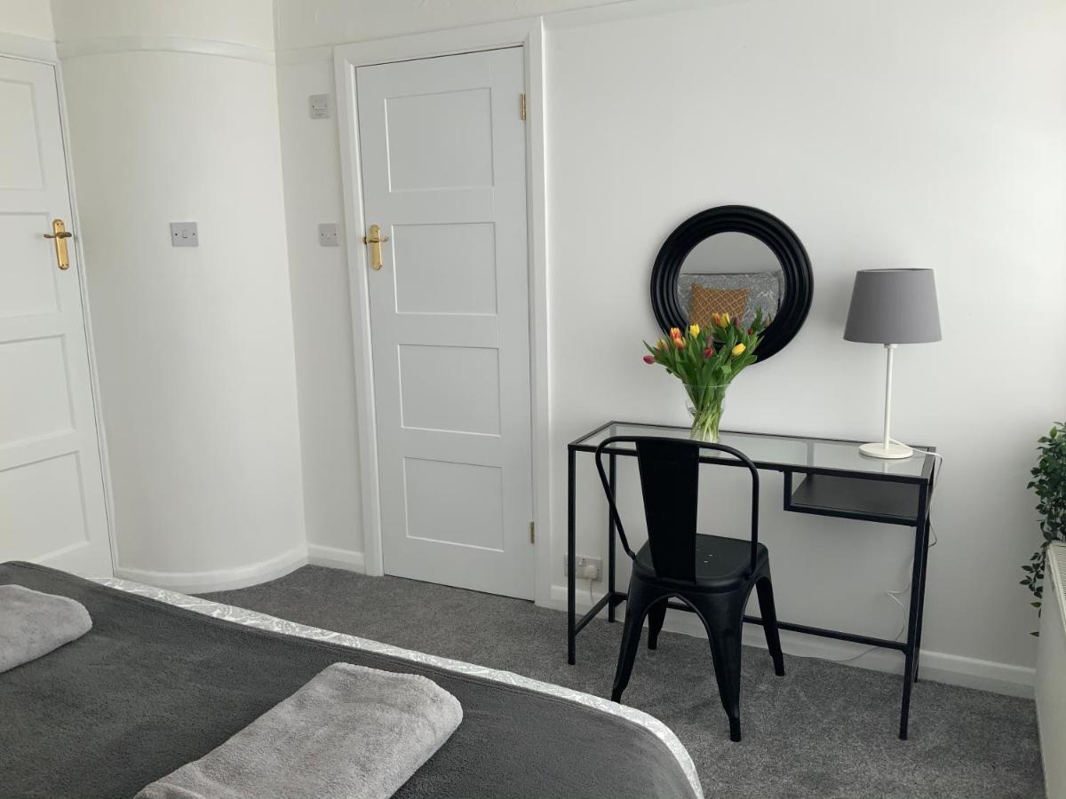 4 Bedroom House By Your Stay Solutions Short Lets & Serviced Accommodation Southampton With Terrace & Garden Εξωτερικό φωτογραφία