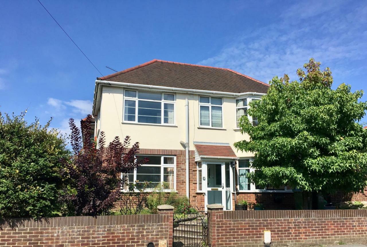 4 Bedroom House By Your Stay Solutions Short Lets & Serviced Accommodation Southampton With Terrace & Garden Εξωτερικό φωτογραφία